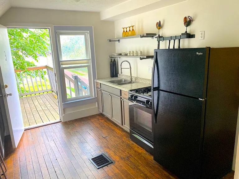 545 E Buchtel Ave — Photo 14