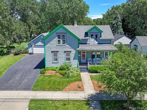 314 E 1st St, Dundee, IL 60118