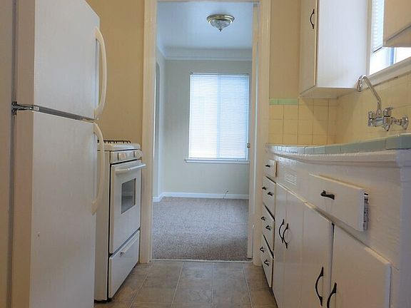 5th image of 449 Tamarack Ln
