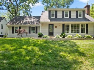 8 Westwood Forest Ln, Saint Louis, MO 63122