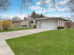 3007 Warrington Dr, Sterling Heights, MI 48310