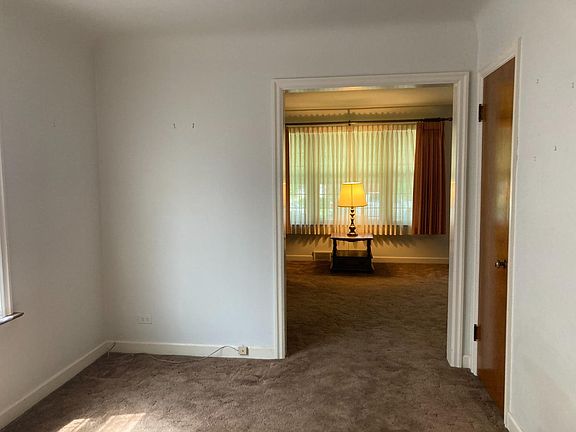 5th image of 1517 Warwick Ave