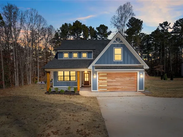 105 Moonlight Dr, Fair Play, SC 29643