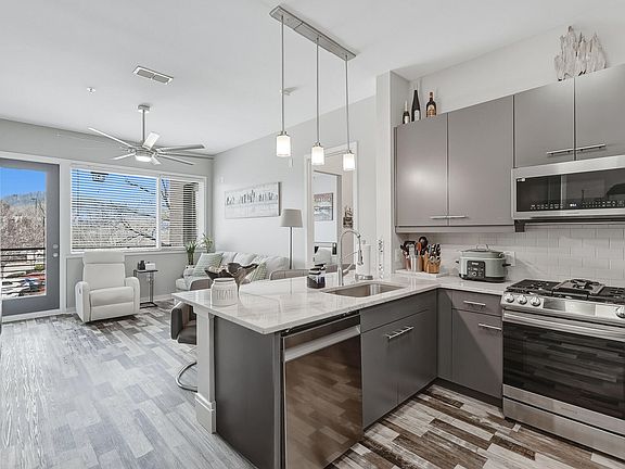 4th image of 200 Manufacturers Rd APT 232