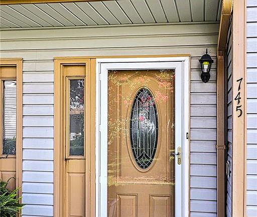 2nd image of 745 Harbor Springs Trl