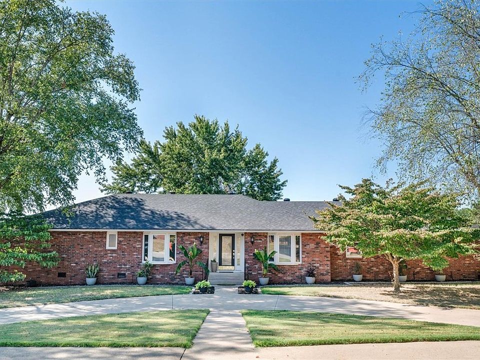 1st image of 501 Fairway Cir