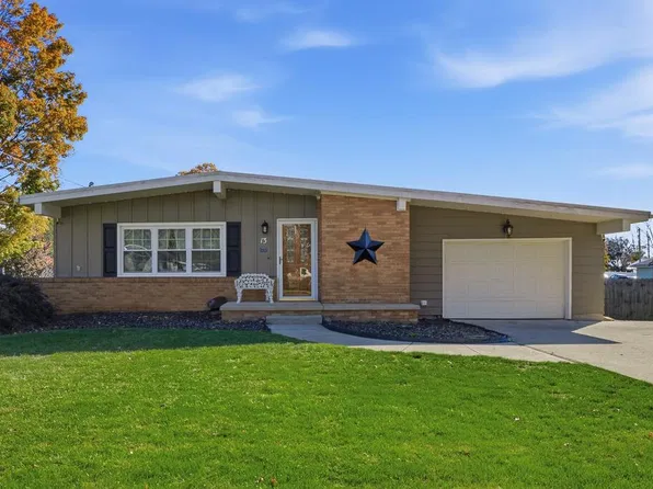 13 Miami Ave, Fredericktown, OH 43019
