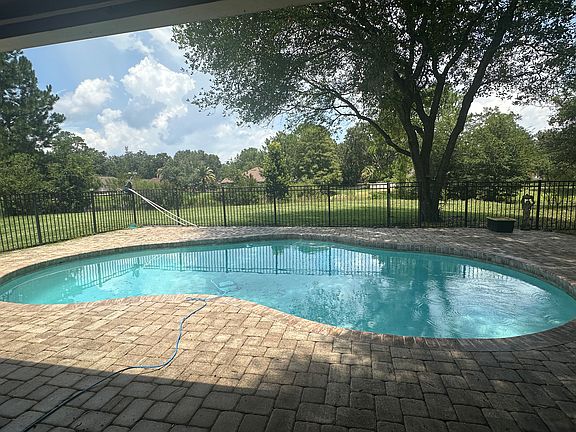 2nd image of 417 Piper Pl