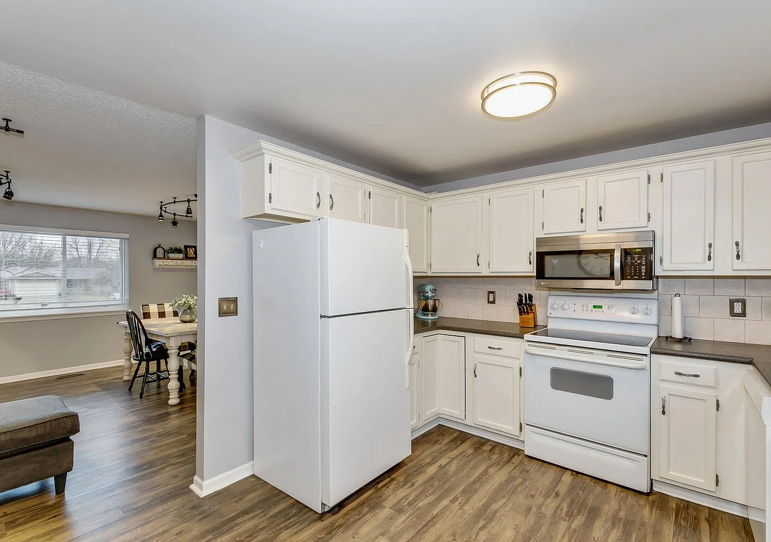 Nicely updated single family home in Northeast wichita — Photo 3