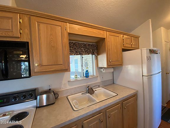 2nd image of 1076 S SHOSHONE Drive #76