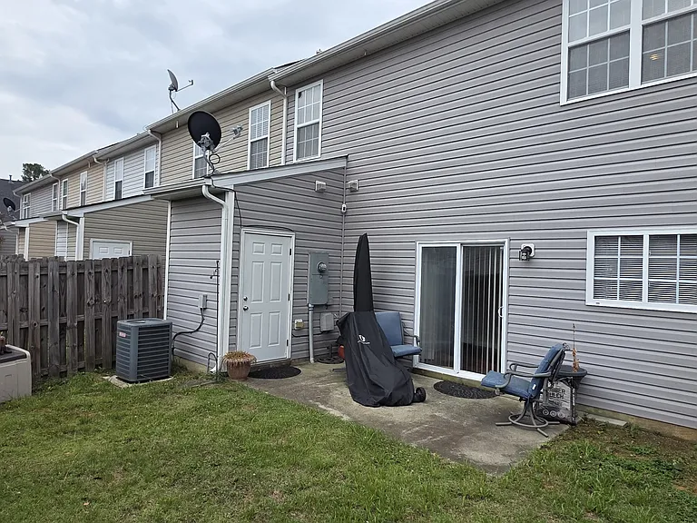 6817 Derby Run Dr — Photo 14
