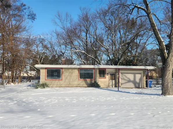 5748 Graves St, Waterford, MI 48327