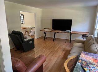 10201 Gainsborough Rd, Potomac, MD 20854