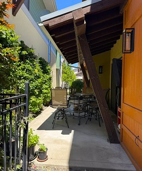 1364 E Lone Shore Dr — Photo 3