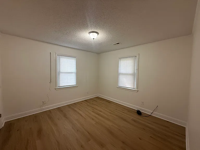 606 Greenmead Dr — Photo 10