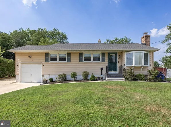 215 N Garden Blvd, Edgewater Park, NJ 08010