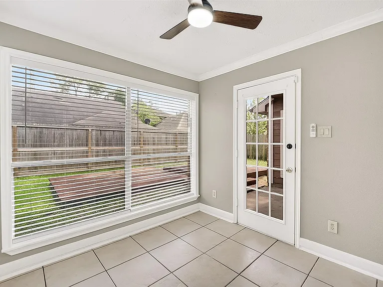 12403 Meadow Ridge Dr — Photo 21