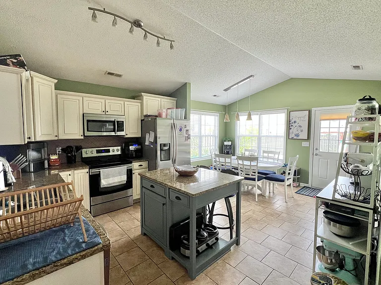 522 Foxfield Ct — Photo 13