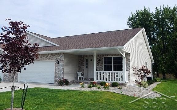 2nd image of 3005 Mackinaw Meadows Dr