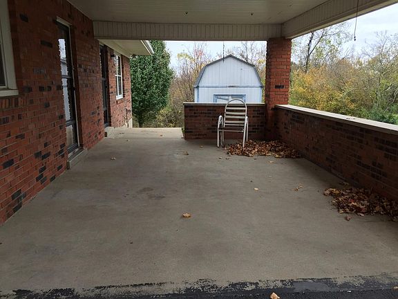 3rd image of 595 E Adair St