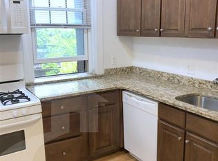15 Linnaean St APT 12, Cambridge, MA 02138