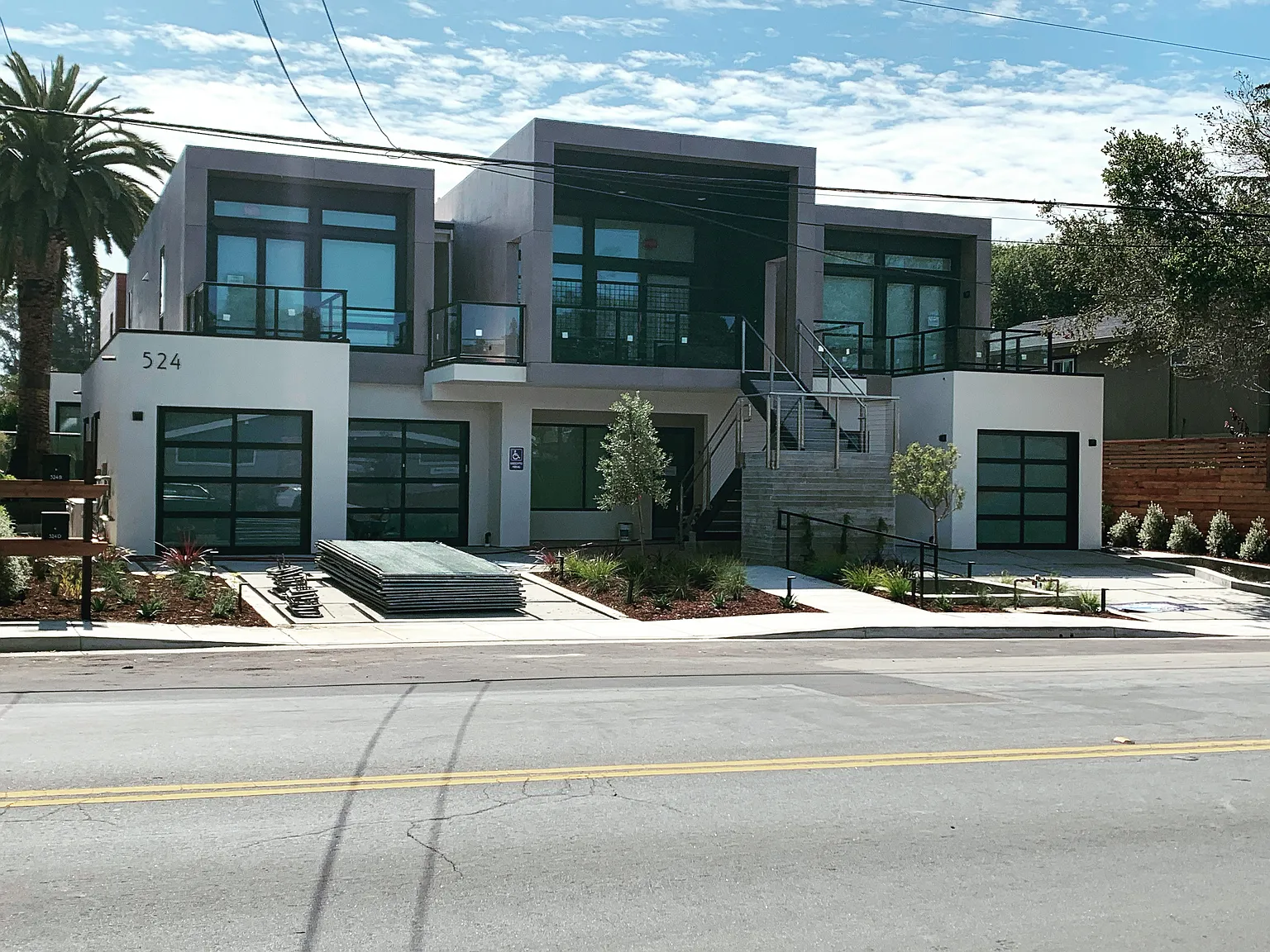 1 bed, 750 sqft, $3,500 — Photo 1