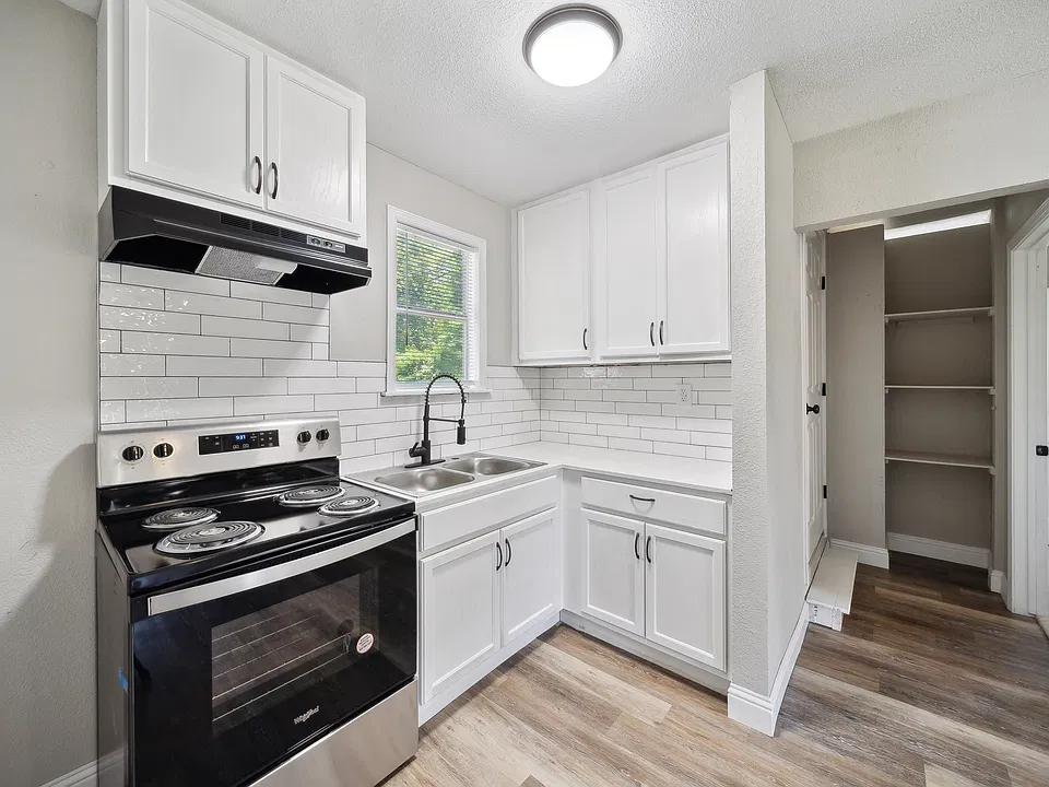 806 N Evanston Ave #1
