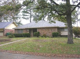 15 Woodcliff Dr, Texarkana, TX 75503