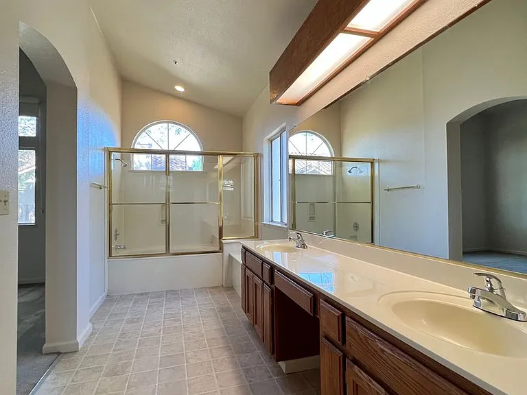2160 Camenson St — Photo 19