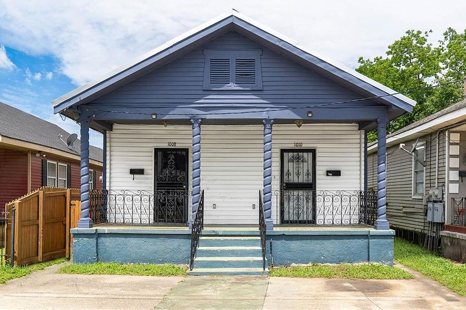 1st image of 1008-10 Charbonnet St