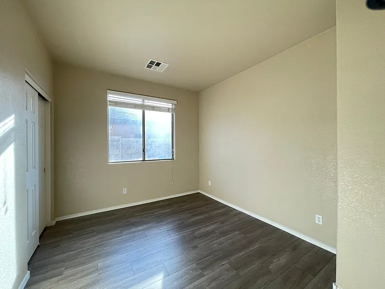 4120 E Torrey Pines Ln — Photo 18