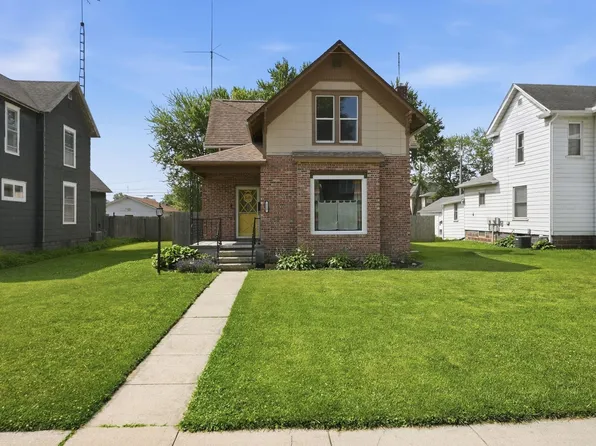 329 W 5th St, Auburn, IN 46706