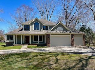 599 Willard Ave, Rochester Hills, MI 48307