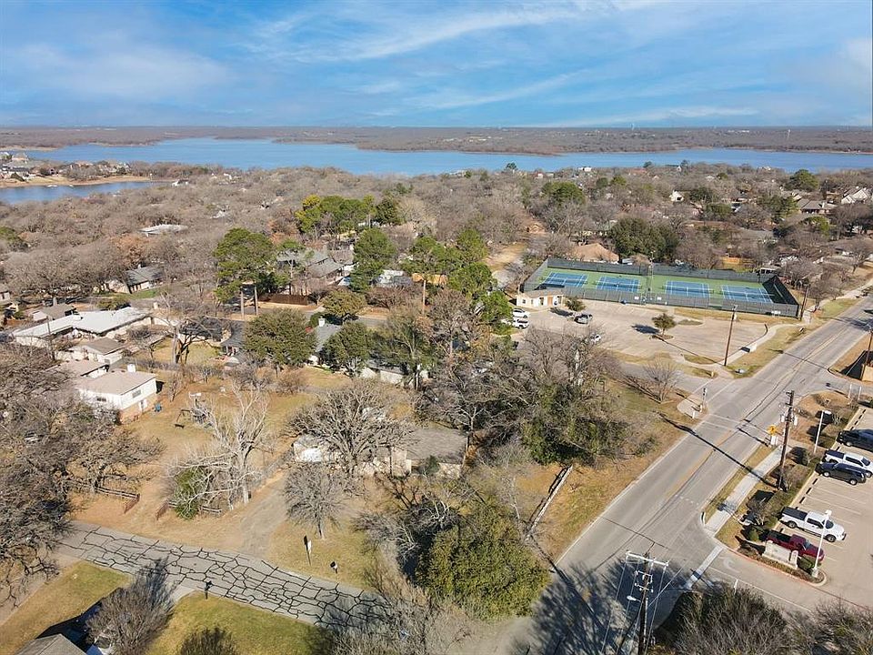 1st image of 101 Oaktree Dr