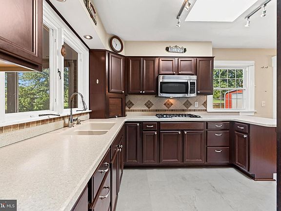 5th image of 10226 Glebe Rd