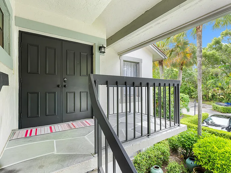 11397 Pond View Dr #E202 — Photo 29