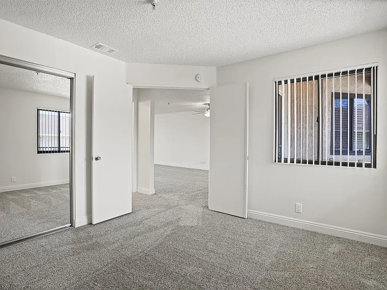 Woodstock Terrace — Photo 10