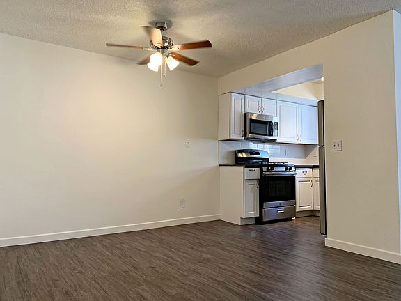 4th image of 1010-1012 E Acacia Ave Unit 215