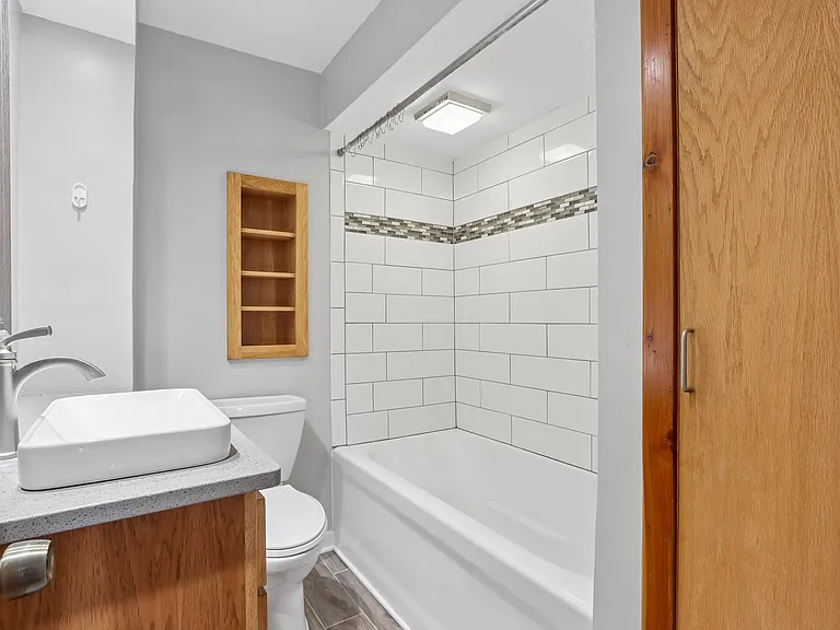 2027 N Main St #1A — Photo 21