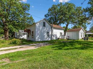 505 3rd St SW, Independence, IA 50644