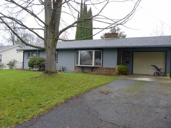 1709 Stratford Ave, Medford, OR 97504