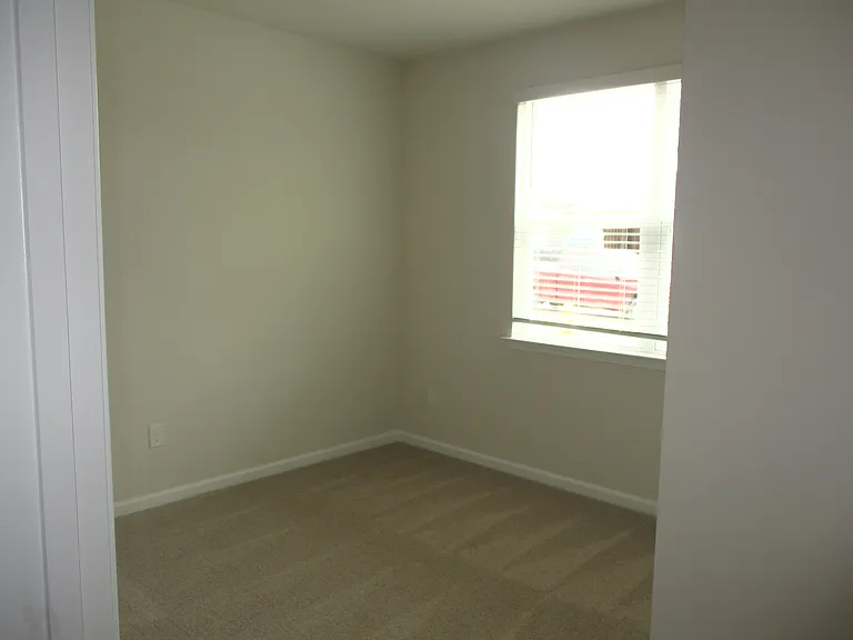 1443 Porchfield Dr — Photo 14