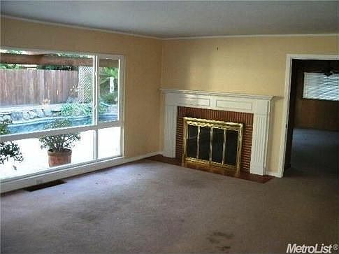 3rd image of 2334 W Sheridan Way