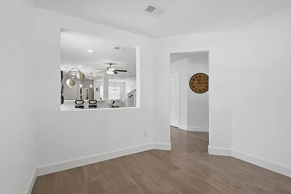 11210 Log Cabin Ln — Photo 5