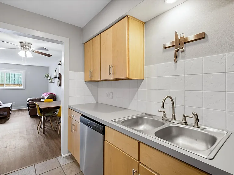 3815 Guadalupe St #208 — Photo 12