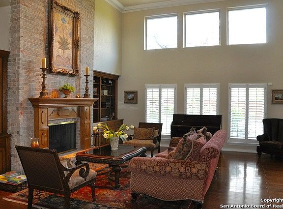 3rd image of 13131 Queens Forest St