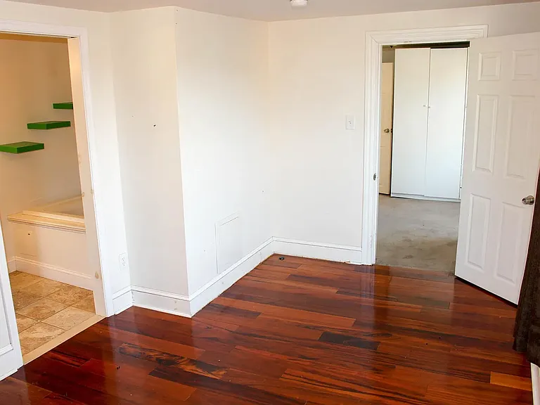223 N New St — Photo 6