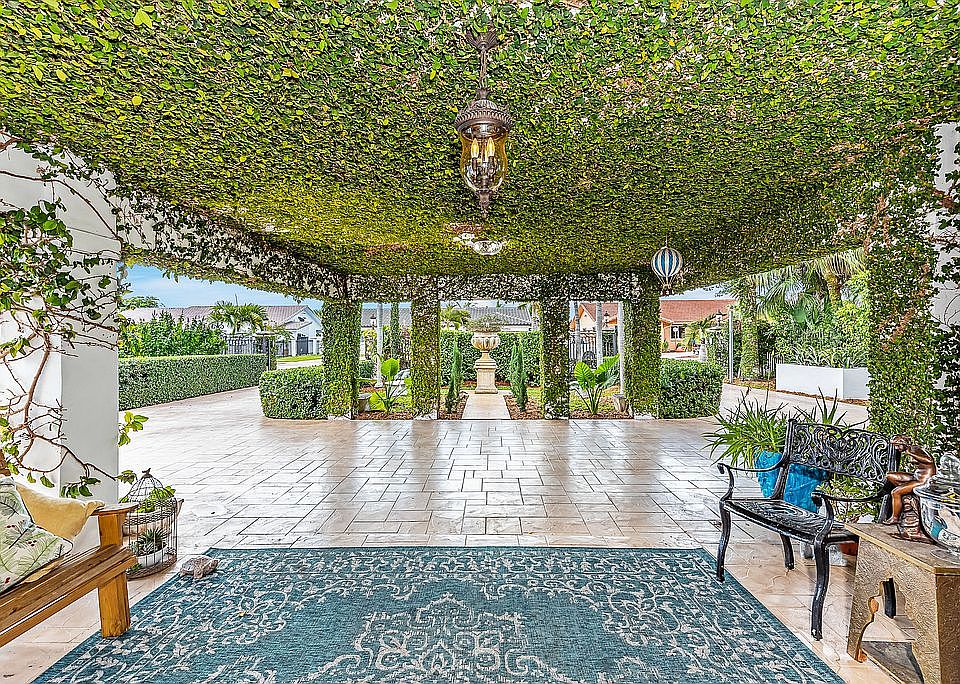 Driveway Porte Cochere 