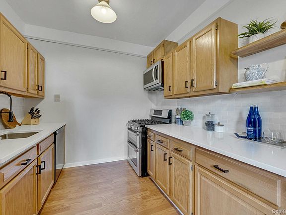 4th image of 43 Calton Road #2M