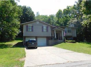 16 Wood Path Ln, Saint Peters, MO 63376